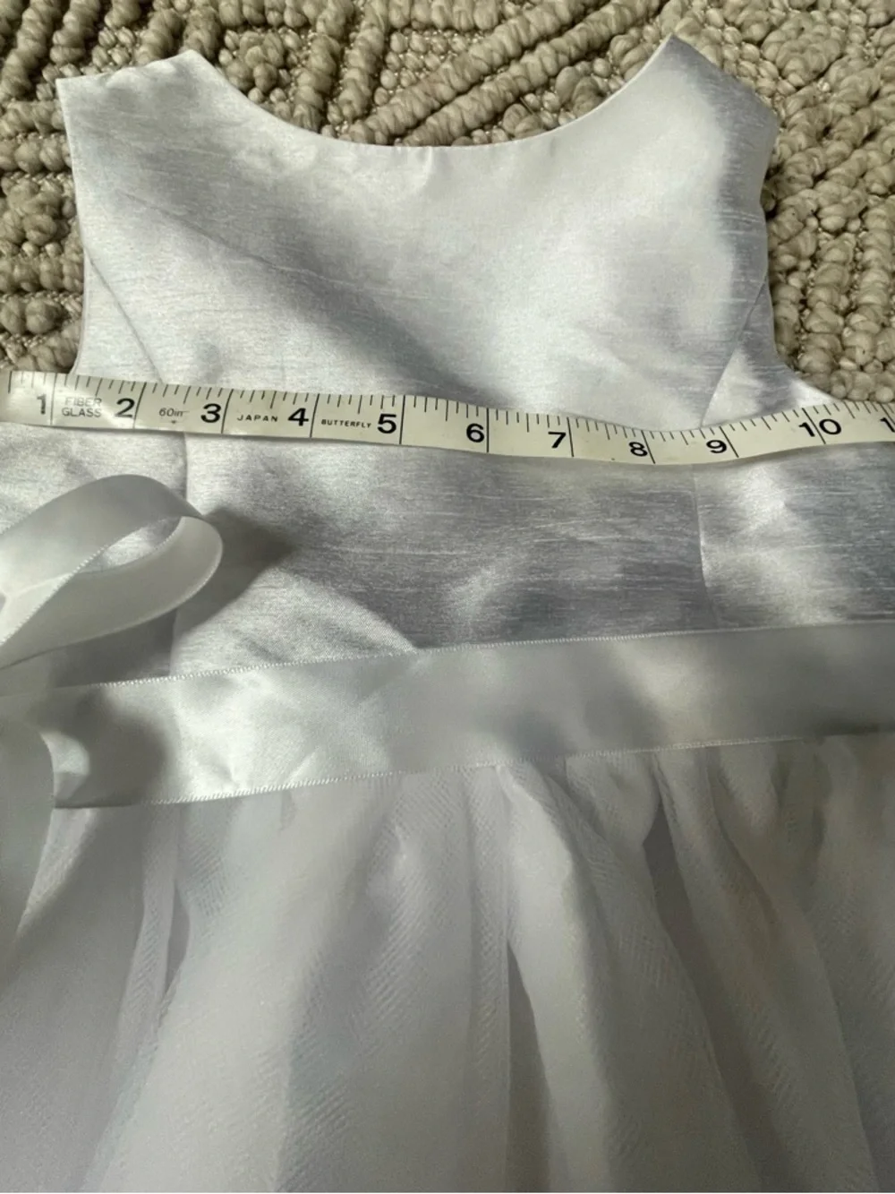 David’s Bridal White Flower Girl Dress Size 6 - Picture 7 of 8